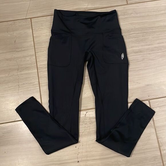 Free People Movement What a Feeling Black Pocket Leggings XS - Picture 3 of 9